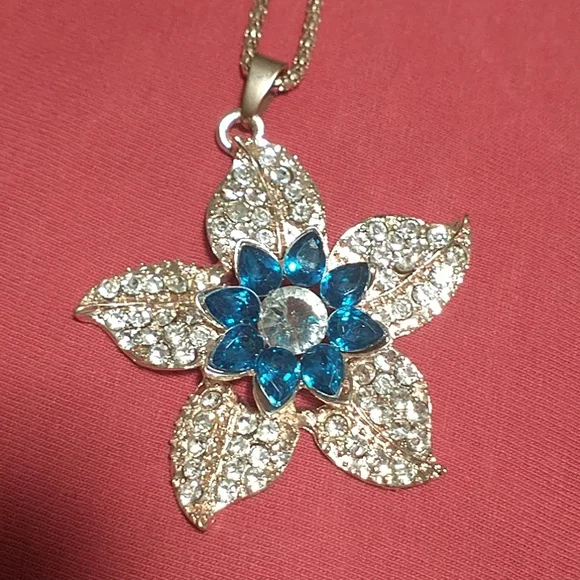 Betsey Flower Necklace! - Picture 2 of 6